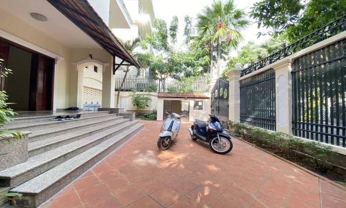 Unfurnished Villa For Rent in 204 Nguyen Van Huong Thao Dien HCMC 500sqm 3,500 USD/month