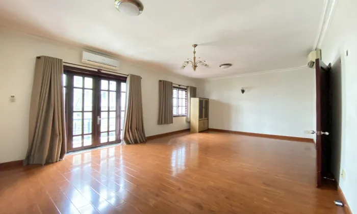 Unfurnished House For Rent in Do Quang Street Ho Chi Minh City 150sqm 1,300 USD/month