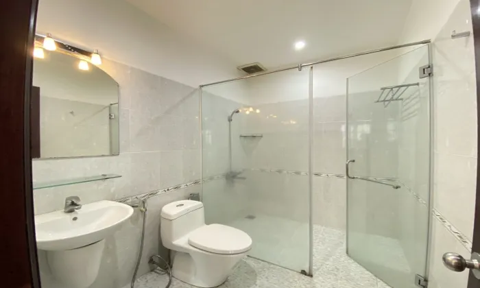 Unfurnished House For Rent in Do Quang Street Ho Chi Minh City 150sqm 1,300 USD/month