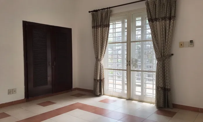 Unfurnished Three Bedroom House For Rent in Quoc Huong Thao Dien District 2 HCMC 260sqm 1,300 USD/month