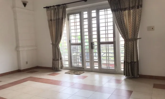 Unfurnished Three Bedroom House For Rent in Quoc Huong Thao Dien District 2 HCMC 260sqm 1,300 USD/month
