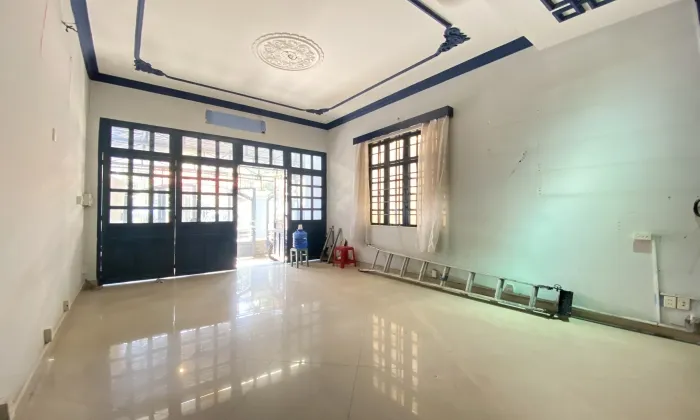 Nice Commercial House For Rent  in Tong Huu Dinh Thao Dien HCM 200sqm 2,000 USD/month