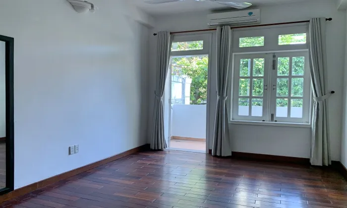 Bright Light House Balconies For Rent in Lang Bao Chi Thao Dien HCMC 250sqm 1,650 USD/month