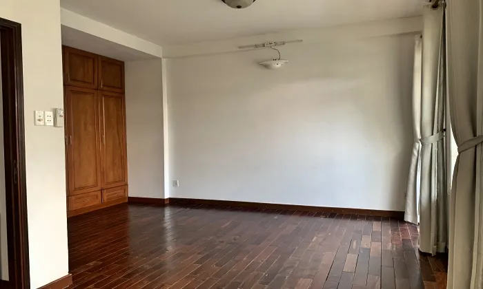 Bright Light House Balconies For Rent in Lang Bao Chi Thao Dien HCMC 250sqm 1,650 USD/month