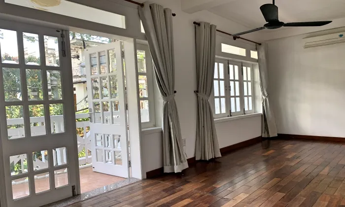 Bright Light House Balconies For Rent in Lang Bao Chi Thao Dien HCMC 250sqm 1,650 USD/month