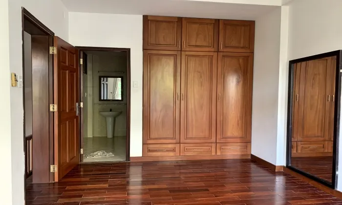 Bright Light House Balconies For Rent in Lang Bao Chi Thao Dien HCMC 250sqm 1,650 USD/month
