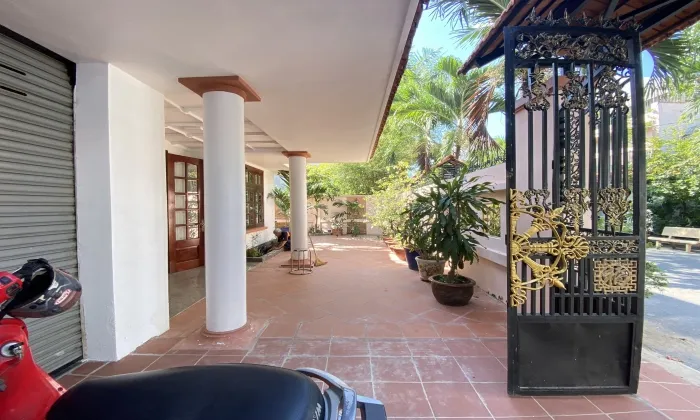 Unfurnished Garden House For Rent in Xuan Thuy Thao Dien HCM 280sqm 2,500 USD/month
