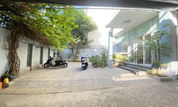 Furnished Villa For Rent in Road 41 Thao Dien Ward District 02 Ho Chi Minh City 356sqm 2,650 USD/month