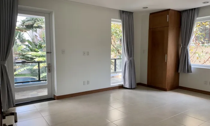 Unfurnished Villa For Rent in Compound With Swimming Pool In Thao Dien District 2 HCMC 250sqm 2,300 USD/month