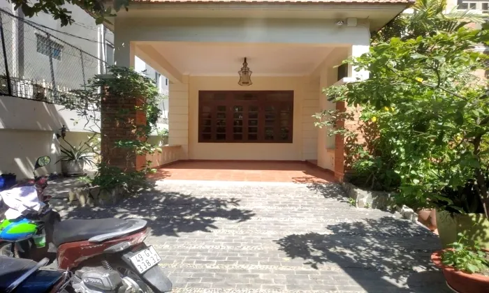 Big Garden Villa For Rent With Pool In Thao Dien Ward District 2 in Ho Chi Minh City 500sqm 3,000 USD/month