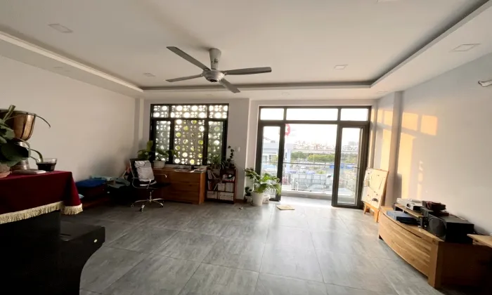 A New Three Bedroom House For Rent in Road 54 Thao Dien District 2 Ho Chi Minh City 300sqm 2,500 USD/month