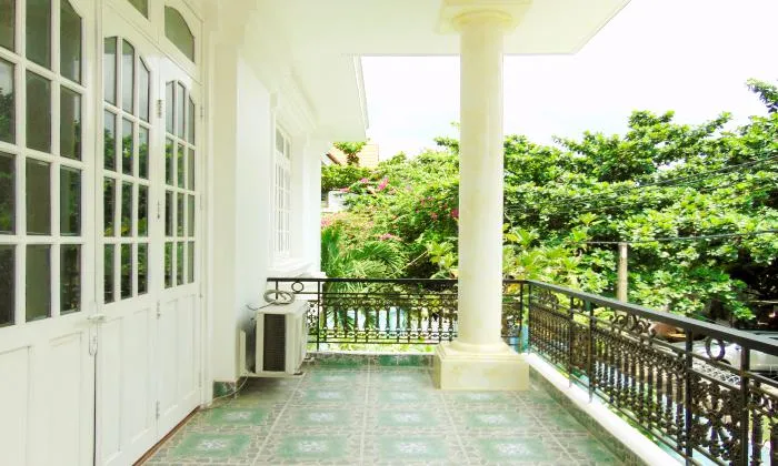 Big Pool Gardening Villa For Rent in Thao Dien District 2 Ho Chi Minh City 300sqm 2,800 USD/month