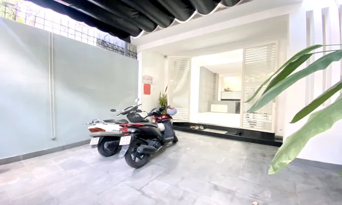 Newly House For Rent in 215 Nguyen Van Huong Street Thao Dien District 2 HCMC 350sqm 1,600 USD/month