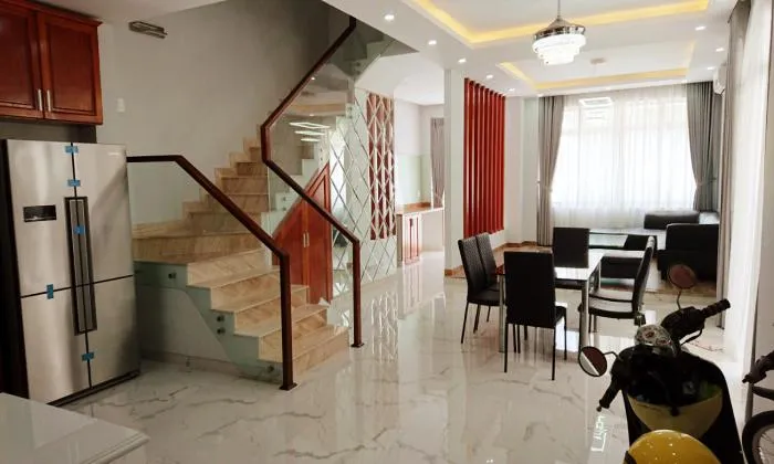 Brilliant Villas For Rent in Lake View District 2 HCM City 250sqm 1,700 USD/month