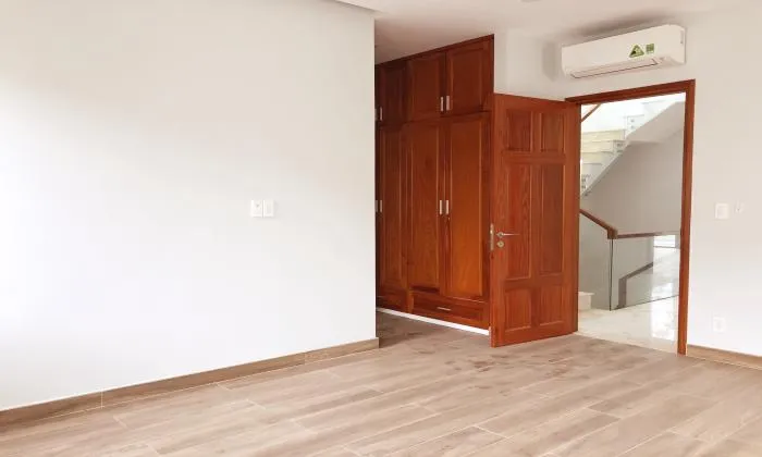 Brand New Partly Furnished Lake View Villa For Rent in District 2 Ho Chi Minh City 250sqm 1,600 USD/month