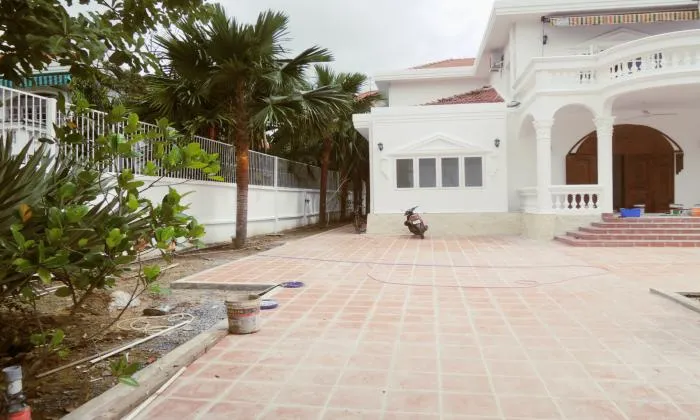 Big Garden Villas For Lease in Thao Dien District 2 Ho Chi Minh City 1000sqm 6,500 USD/month