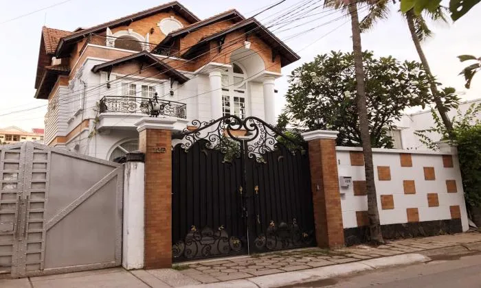 Modern Interior Villas For Rent in Tran Nao Area District 2 Ho Chi Minh City 495sqm 2,600 USD/month