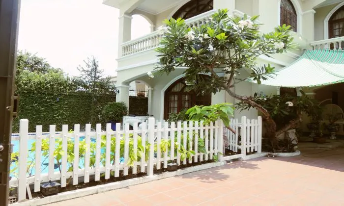 4 Bedrooms Villa For Rent Behind Masteri Thao Dien HCM City 2,300 USD/month