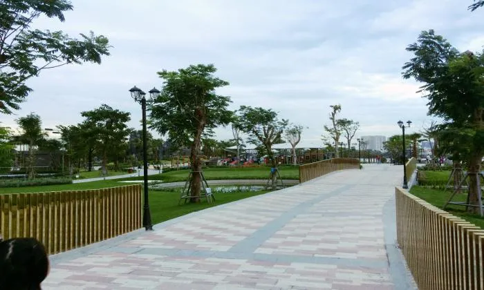 Vinhomes Central Park Apartment Community For Lease in Binh Thanh District HCMC