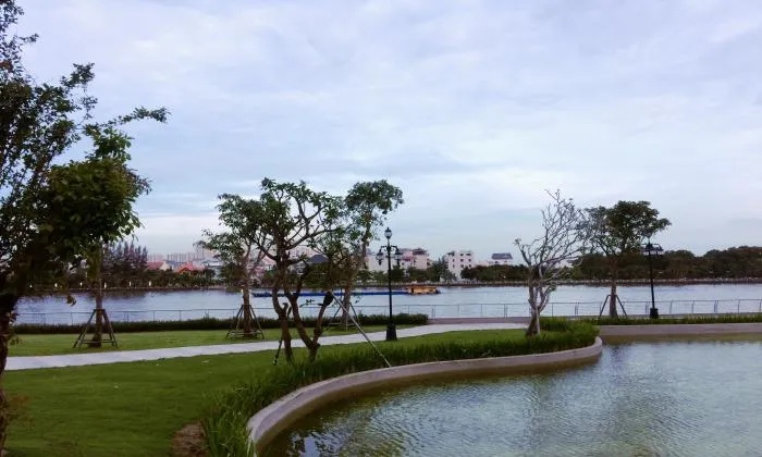 Vinhomes Central Park Apartment Community For Lease in Binh Thanh District HCMC