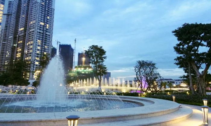 Vinhomes Central Park Apartment Community For Lease in Binh Thanh District HCMC