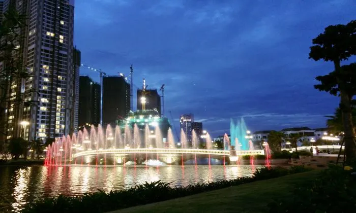 Vinhomes Central Park Apartment Community For Lease in Binh Thanh District HCMC