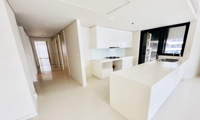 Unfurnished 3Beds City Garden Apartment For Rent HCM