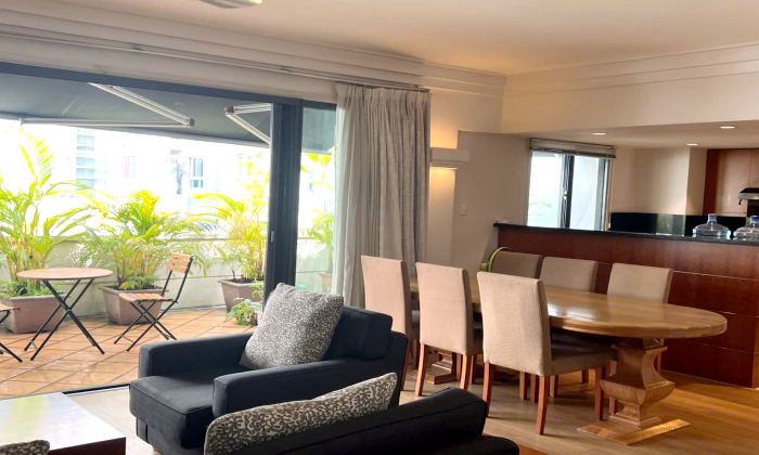 So Big Balcony 02 Bedroom Serviced Apartment in District 3 For Rent HCM