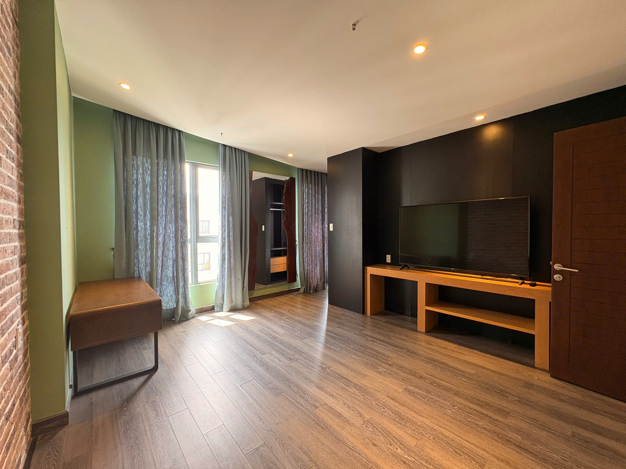Penthouse Masteri Thao Dien For Rent 260sqm 3Beds Terrace in HCMC