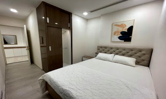 Simply Designed Apartment in Vinhomes Golden River HCMC